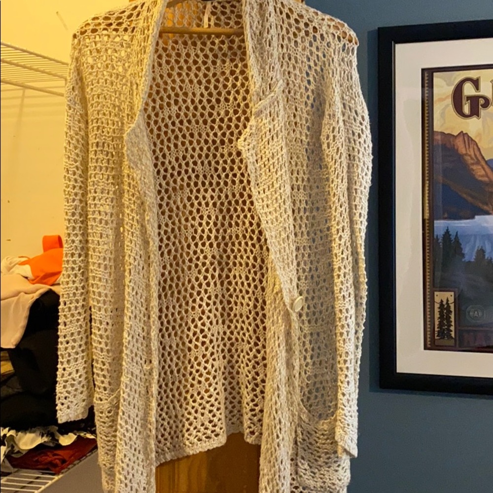 Feminine knitted cardigan
